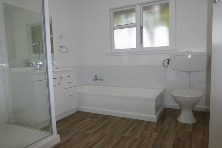 Photo of property in 4 Croziers Road, St Albans, Christchurch, 8052