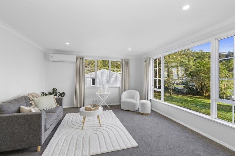 Photo of property in 117 Horoeka Street, Stokes Valley, Lower Hutt, 5019