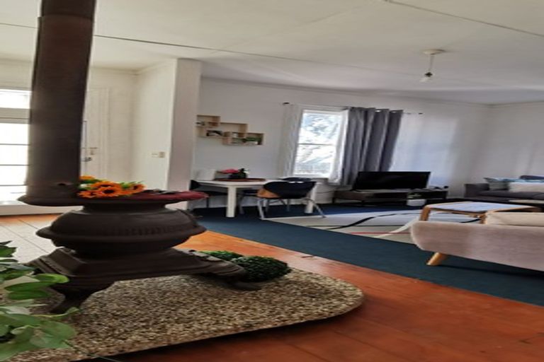 Photo of property in 67a Astley Avenue, New Lynn, Auckland, 0600