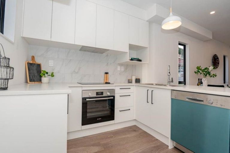 Photo of property in 102c Rosier Road, Glen Eden, Auckland, 0602