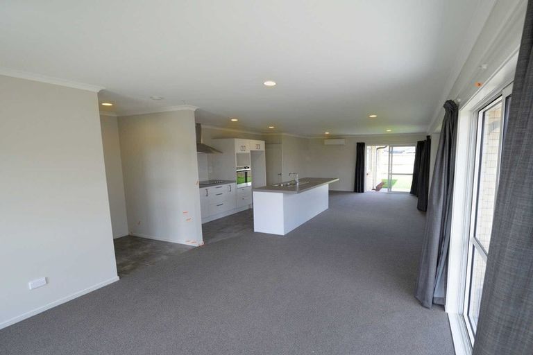 Photo of property in 60 Shillingford Boulevard, Rolleston, 7615