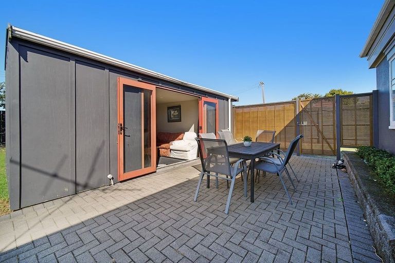 Photo of property in 1 Kingswood Road, Papatoetoe, Auckland, 2025