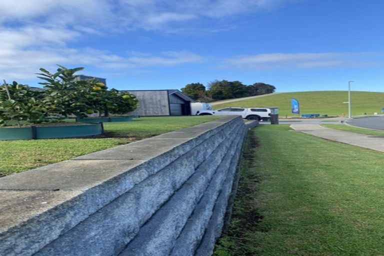 Photo of property in 39 Sycamore Drive, Sunnynook, Auckland, 0620