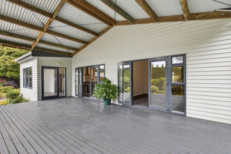 Photo of property in 327 Awai Road, Tarurutangi, New Plymouth, 4372
