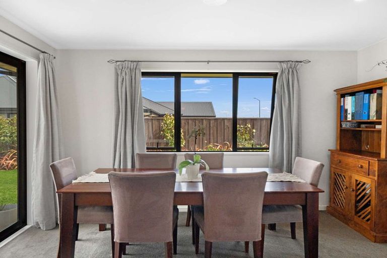 Photo of property in 4 Shillingford Boulevard, Rolleston, 7615