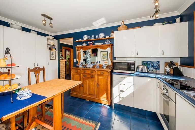 Photo of property in 5 Flaxmere Street, Waikanae Beach, Waikanae, 5036