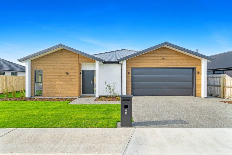 Photo of property in 8 Kakariki Crescent, Carterton, 5713
