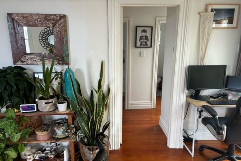 Photo of property in 1/9 Rutland Road, Stanley Point, Auckland, 0624