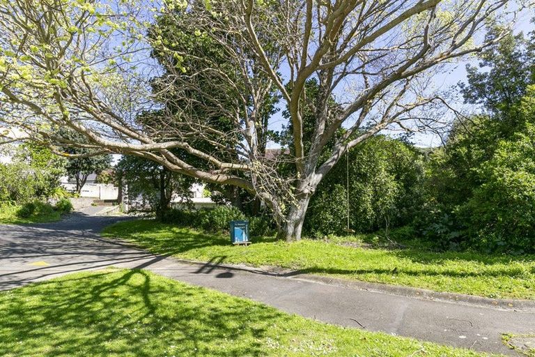 Photo of property in 1 Melrose Road, Island Bay, Wellington, 6023
