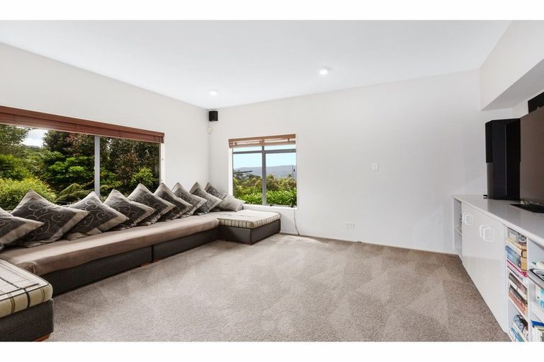 Photo of property in 15 George Gee Drive, Korokoro, Lower Hutt, 5012