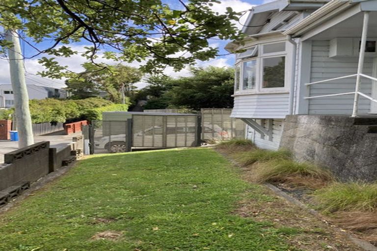 Photo of property in 27 Mckinley Crescent, Brooklyn, Wellington, 6021