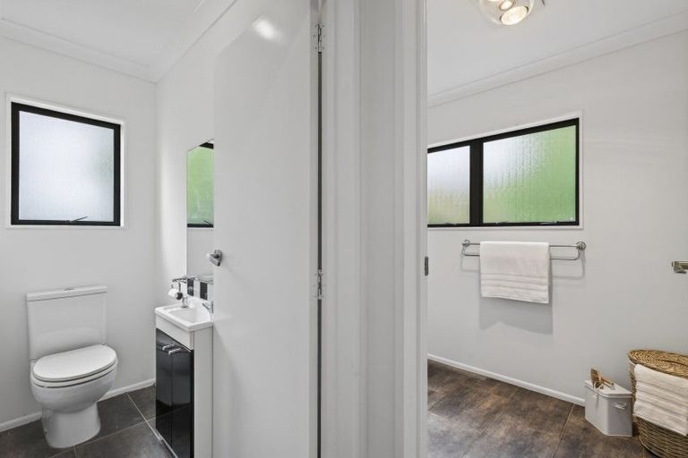 Photo of property in 327 Awai Road, Tarurutangi, New Plymouth, 4372