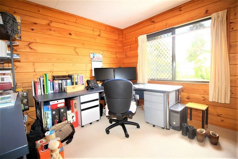 Photo of property in 1/37 South Lynn Road, Titirangi, Auckland, 0604