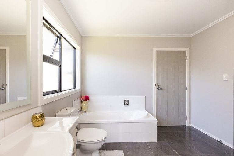 Photo of property in 1 Angelina Way, Kelvin Grove, Palmerston North, 4414