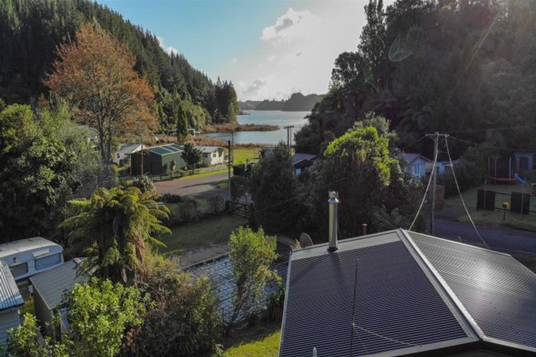 Photo of property in 40 Tombleson Road, Lake Rotoma, Rotorua, 3074