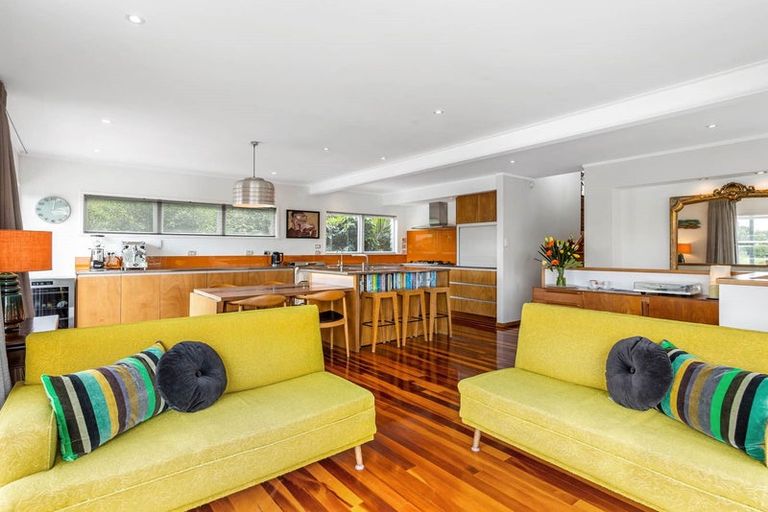 Photo of property in 70 Aramoana Avenue, Devonport, Auckland, 0624