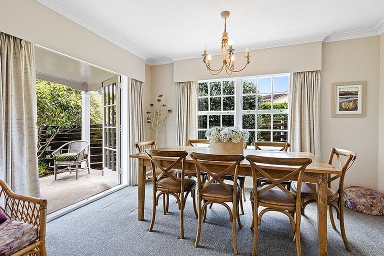 Photo of property in 71 Merriefield Avenue, Forrest Hill, Auckland, 0620