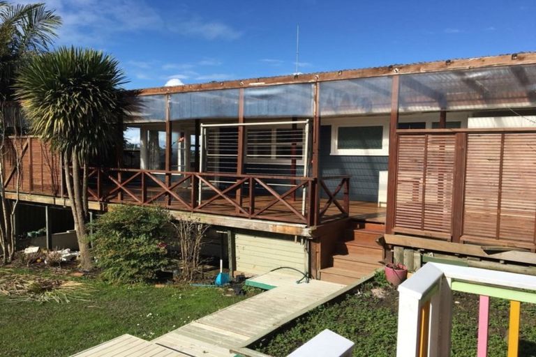 Photo of property in 12 Arahia Street, Northcote, Auckland, 0627