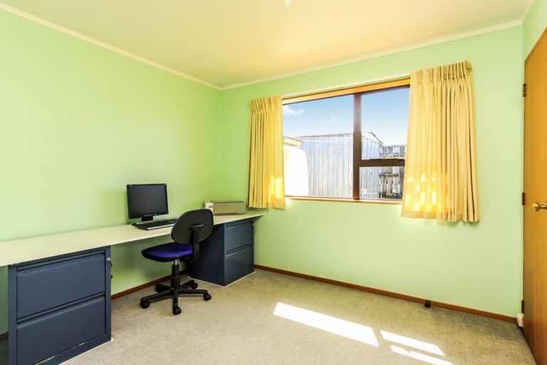 Photo of property in 63a Hutchinson Avenue, New Lynn, Auckland, 0600