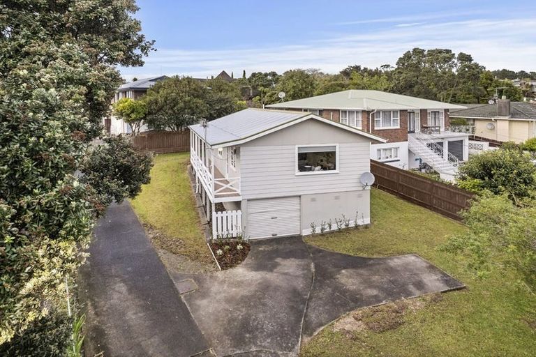 Photo of property in 37 Moire Road, Massey, Auckland, 0614