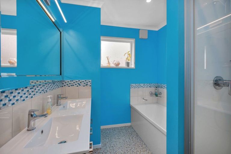 Photo of property in 35 Discovery Drive, Whitby, Porirua, 5024