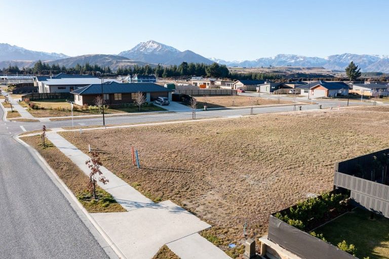 Photo of property in 28 Pounamu Avenue, Albert Town, 9305