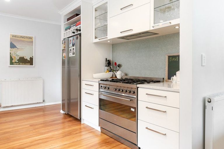 Photo of property in 110 Karori Road, Karori, Wellington, 6012