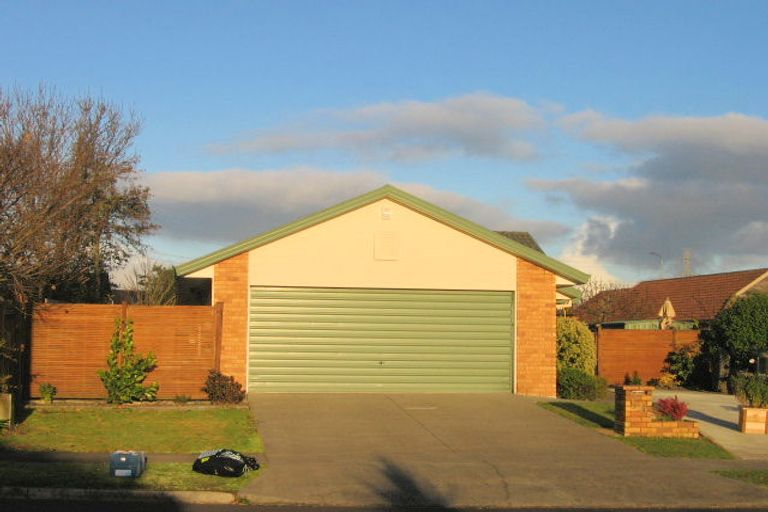 Photo of property in 56 Burswood Drive, Burswood, Auckland, 2013