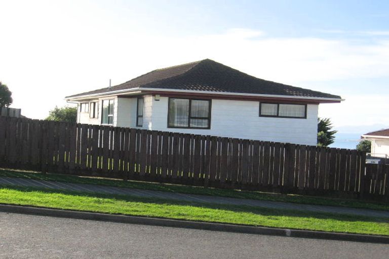 Photo of property in 126 Pikarere Street, Titahi Bay, Porirua, 5022