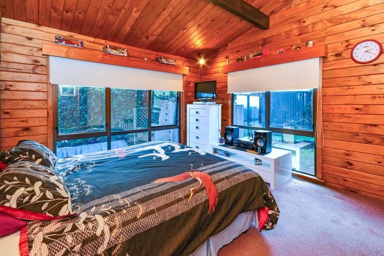 Photo of property in 137 Everglade Drive, Totara Heights, Auckland, 2105