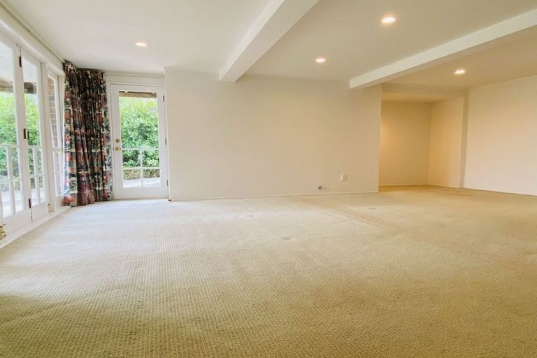 Photo of property in 127 St Heliers Road, Saint Heliers, Auckland, 1071
