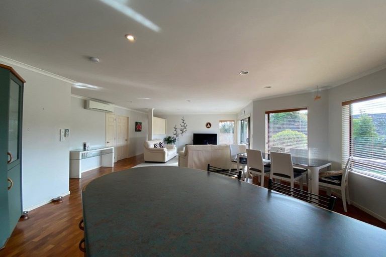 Photo of property in 25a Westerham Drive, Dannemora, Auckland, 2016