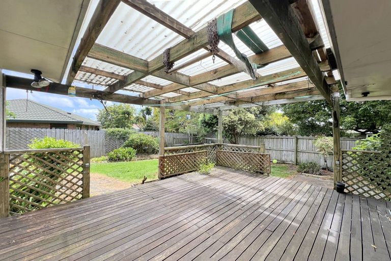 Photo of property in 6 Waylen Place, Burswood, Auckland, 2013