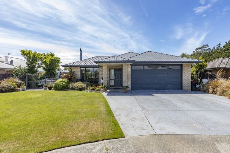 Photo of property in 18 Parkinson Place, Woodend, 7610