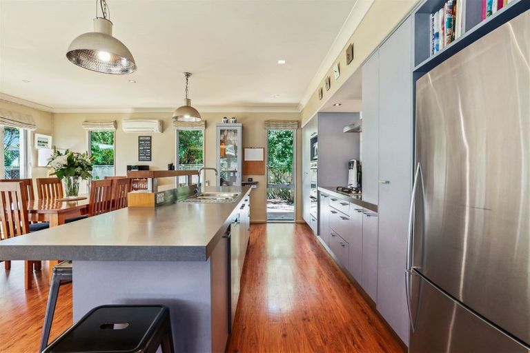 Photo of property in 296 Gardiners Road, Harewood, Christchurch, 8051