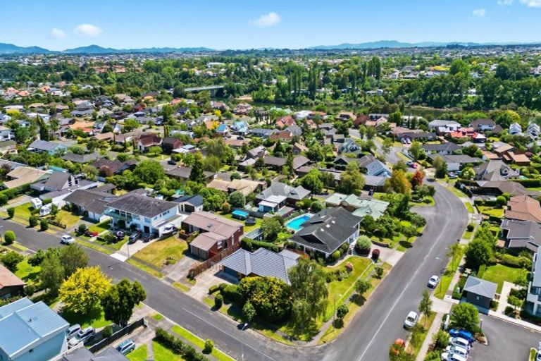 Photo of property in 2 Wilfred Street, St Andrews, Hamilton, 3200