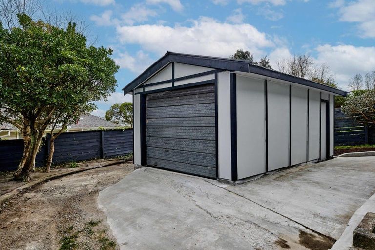 Photo of property in 15 Penguin Grove, Waitangirua, Porirua, 5024