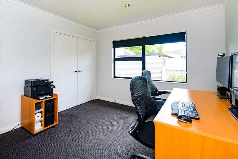 Photo of property in 12a Conway Place, Terrace End, Palmerston North, 4410