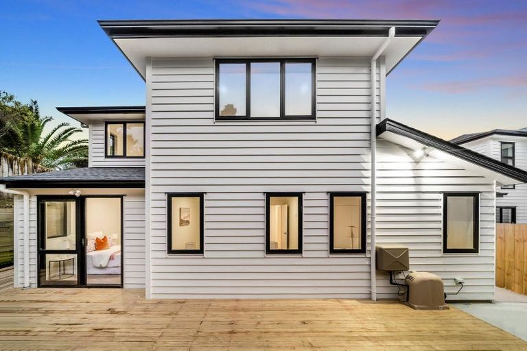 Photo of property in 11 Tawapou Close, Massey, Auckland, 0614