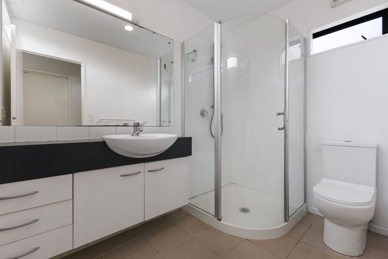 Photo of property in 30 Glenwood Avenue, Birkenhead, Auckland, 0626