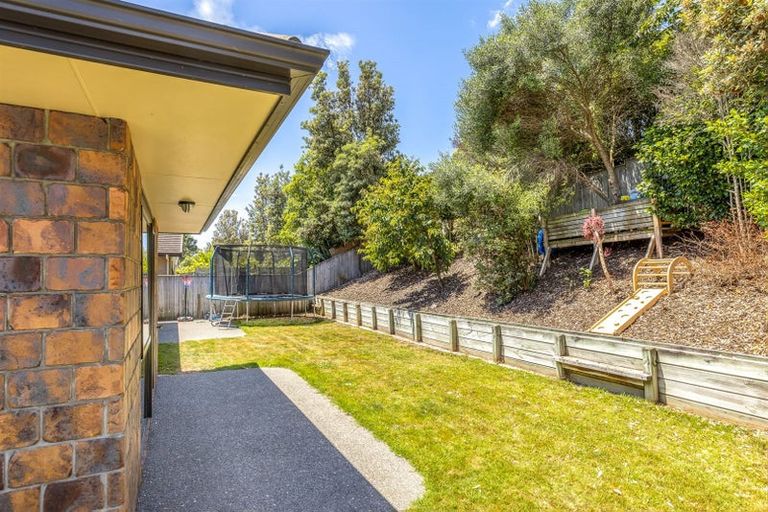 Photo of property in 22 Bluewater Place, Paraparaumu, 5032