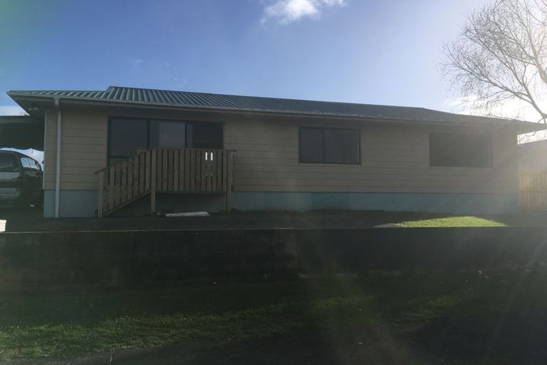 Photo of property in 39 Killington Crescent, Mangere, Auckland, 2022