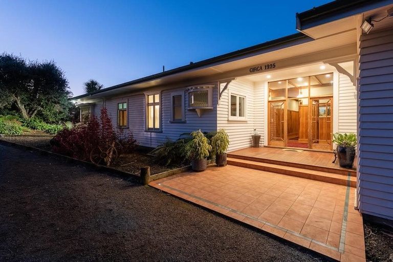 Photo of property in 15 Kotare Heights, Kerikeri, 0230