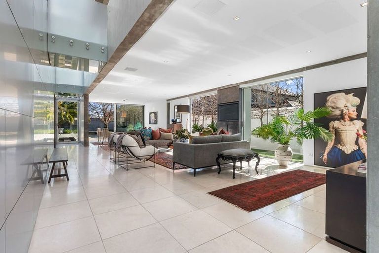 Photo of property in 11 Waiwetu Street, Fendalton, Christchurch, 8052