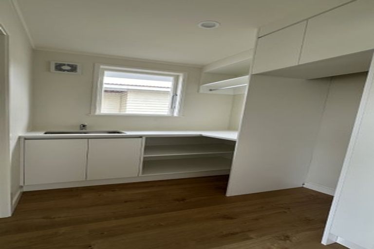 Photo of property in 28 Airdrie Road, Ranui, Auckland, 0612