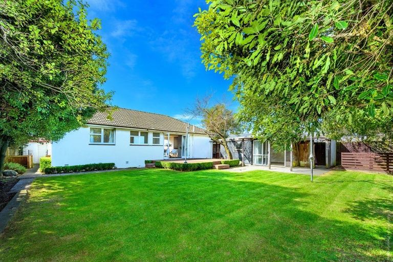 Photo of property in 11 Saint Ives Street, Harewood, Christchurch, 8051