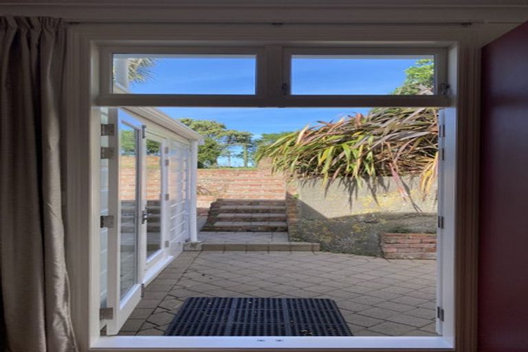 Photo of property in 9 Connaught Terrace, Brooklyn, Wellington, 6021