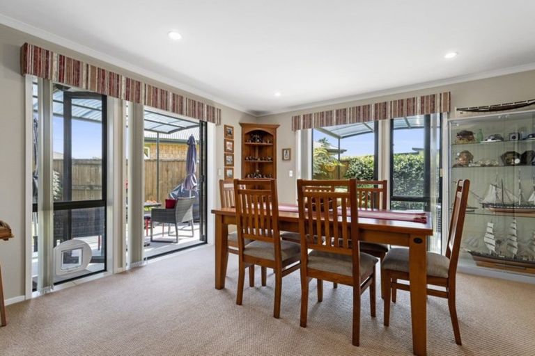 Photo of property in 56 Winchester Place, Rototuna North, Hamilton, 3210