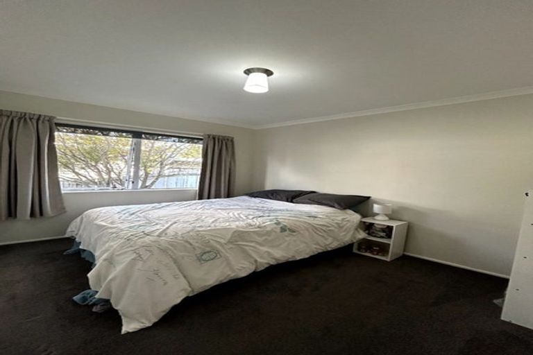 Photo of property in 2/21 Gloucester Road, Manurewa, Auckland, 2102