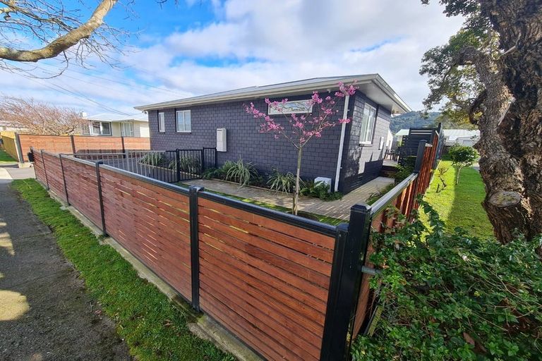 Photo of property in 21 Foster Street, Taita, Lower Hutt, 5011